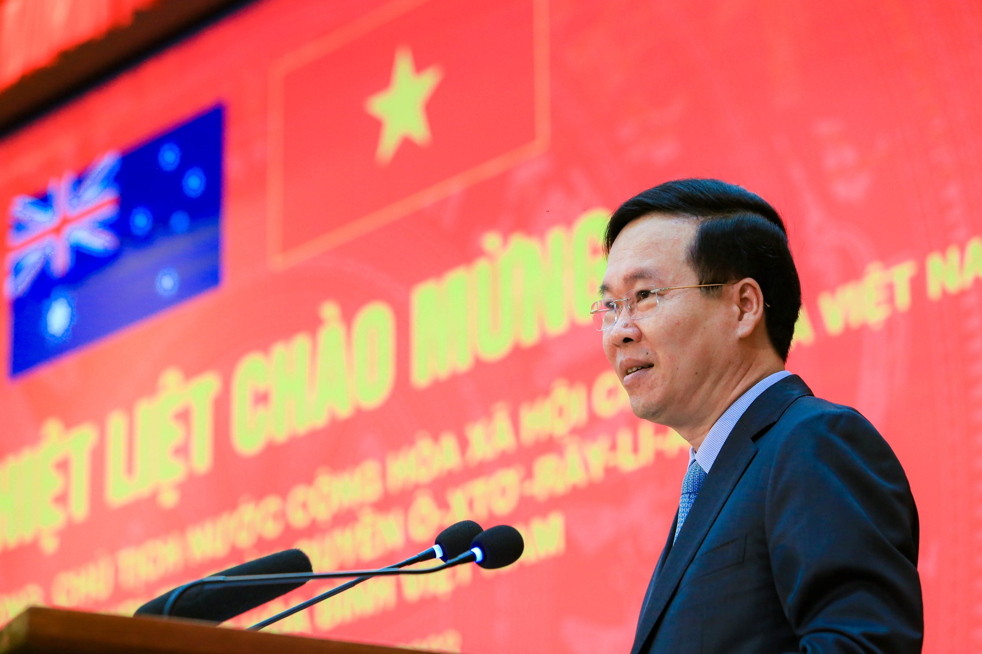 Chủ tịch nước V&otilde; Văn Thưởng v&agrave; To&agrave;n quyền &Uacute;c thăm Cục G&igrave;n giữ h&ograve;a b&igrave;nh Việt Nam - Ảnh 2.