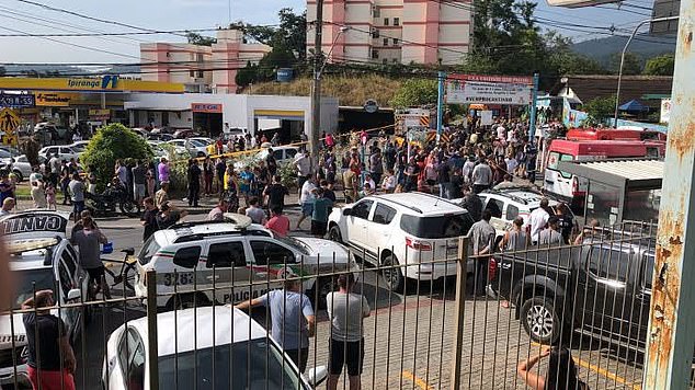 Brazil: Kẻ cầm rìu tấn công trường mầm non, 9 trẻ thương vong