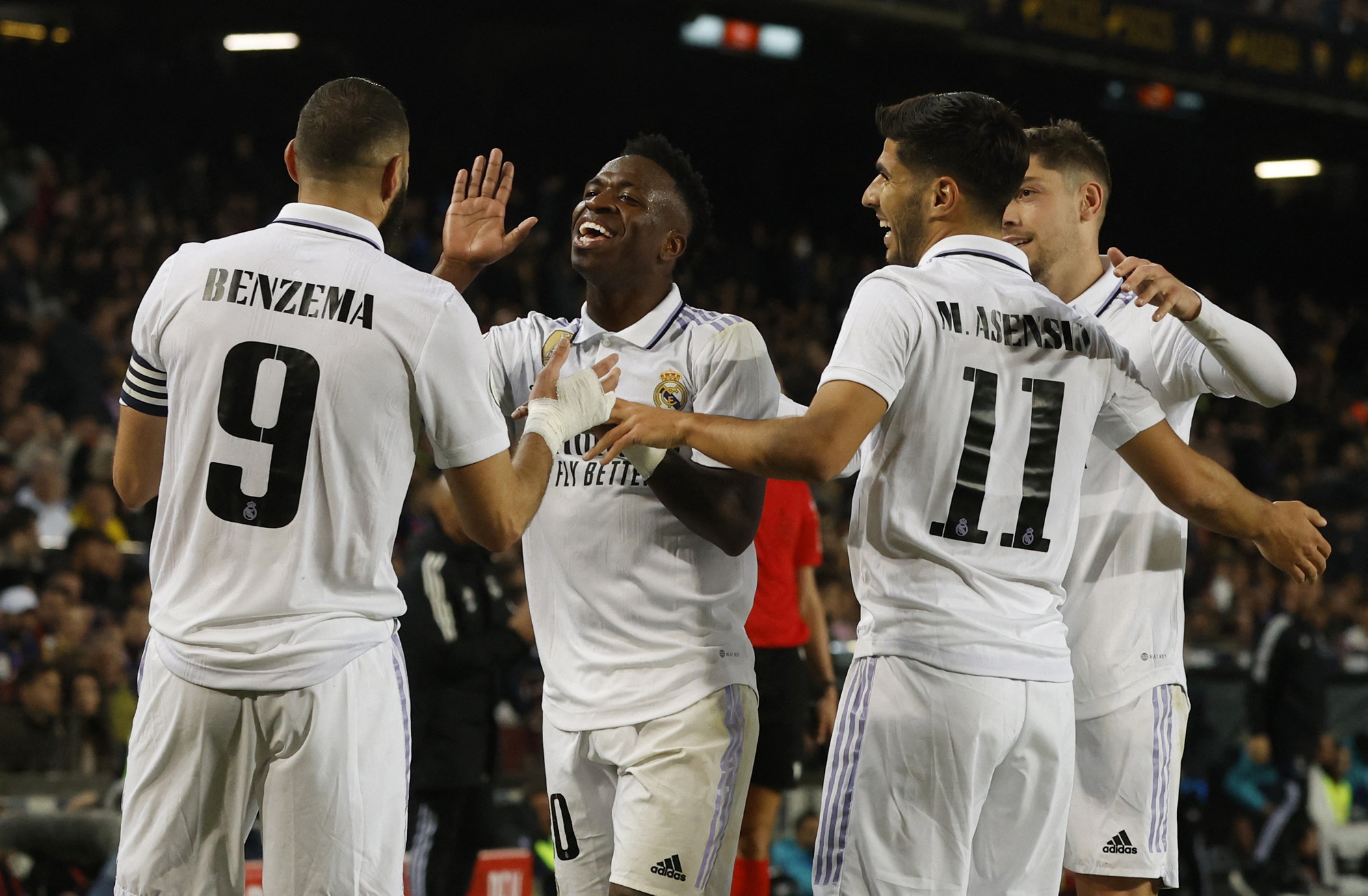 Barcelona sụp đổ, Real Madrid bay cao Cúp Nhà vua