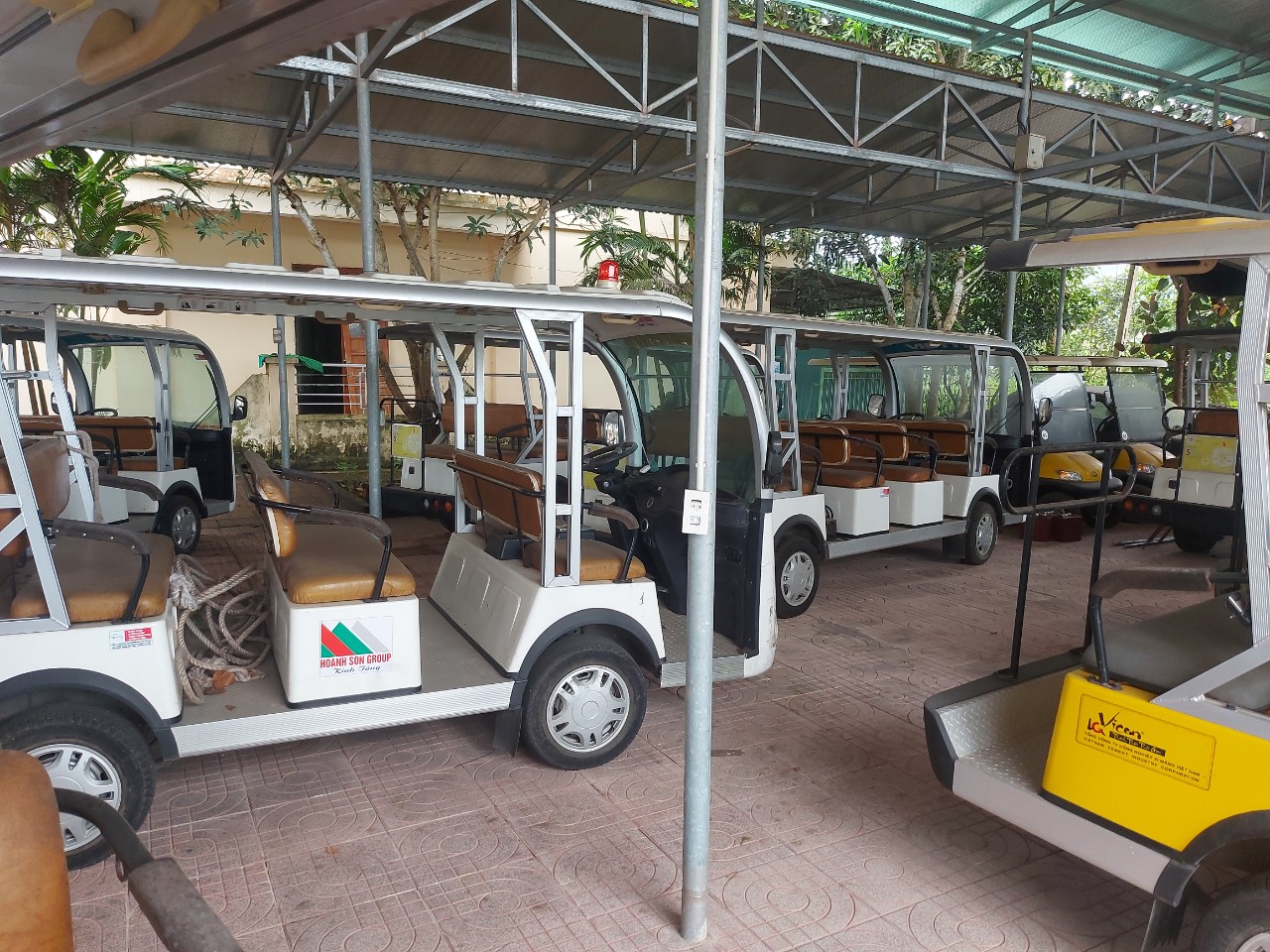 13 chiếc xe điện bị "bỏ quên" tại Ban Quản lý Khu di tích Ngã ba Đồng Lộc