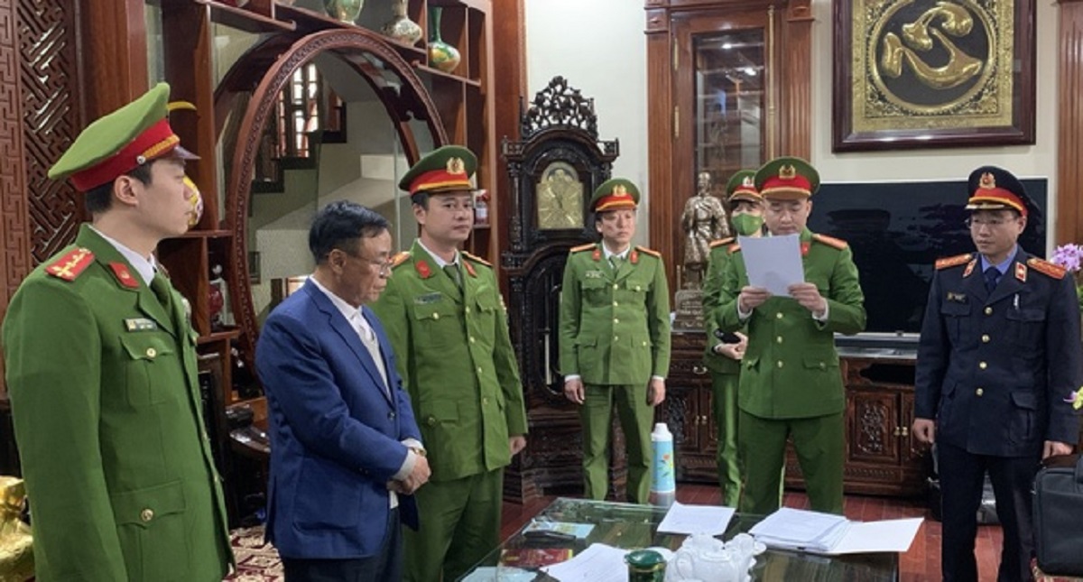 Bắt một cựu Ph&oacute; gi&aacute;m đốc Sở T&agrave;i nguy&ecirc;n v&agrave; M&ocirc;i trường tỉnh - Ảnh 2.
