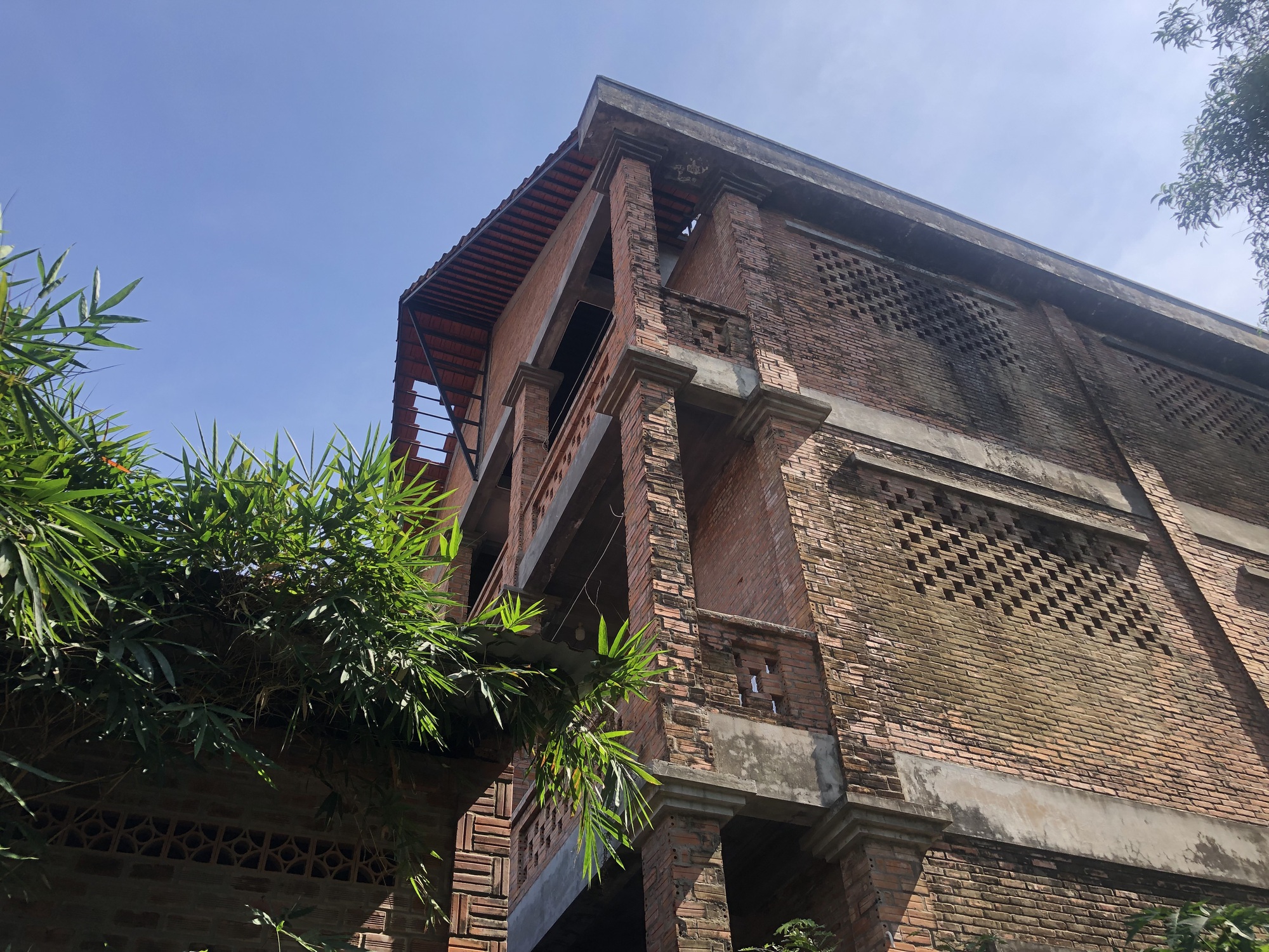 Phú Quốc: Bị truy tố tội xâm phạm chỗ ở của người khác ngay trong nhà mình - Ảnh 4.