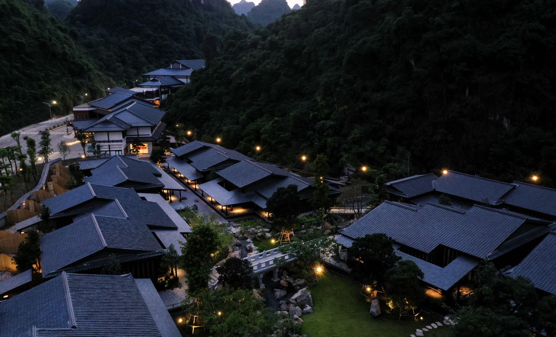 Tắm onsen, ngắm ho&agrave;ng h&ocirc;n &ndash; trải nghiệm &ldquo;v&agrave;ng&rdquo; cho sức khỏe - Ảnh 2.