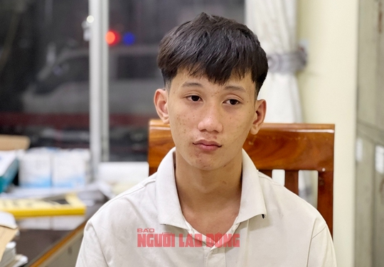 D&ugrave;ng dao tự chế ch&eacute;m đứt gần l&igrave;a b&agrave;n tay để giải quyết m&acirc;u thuẫn - Ảnh 1.