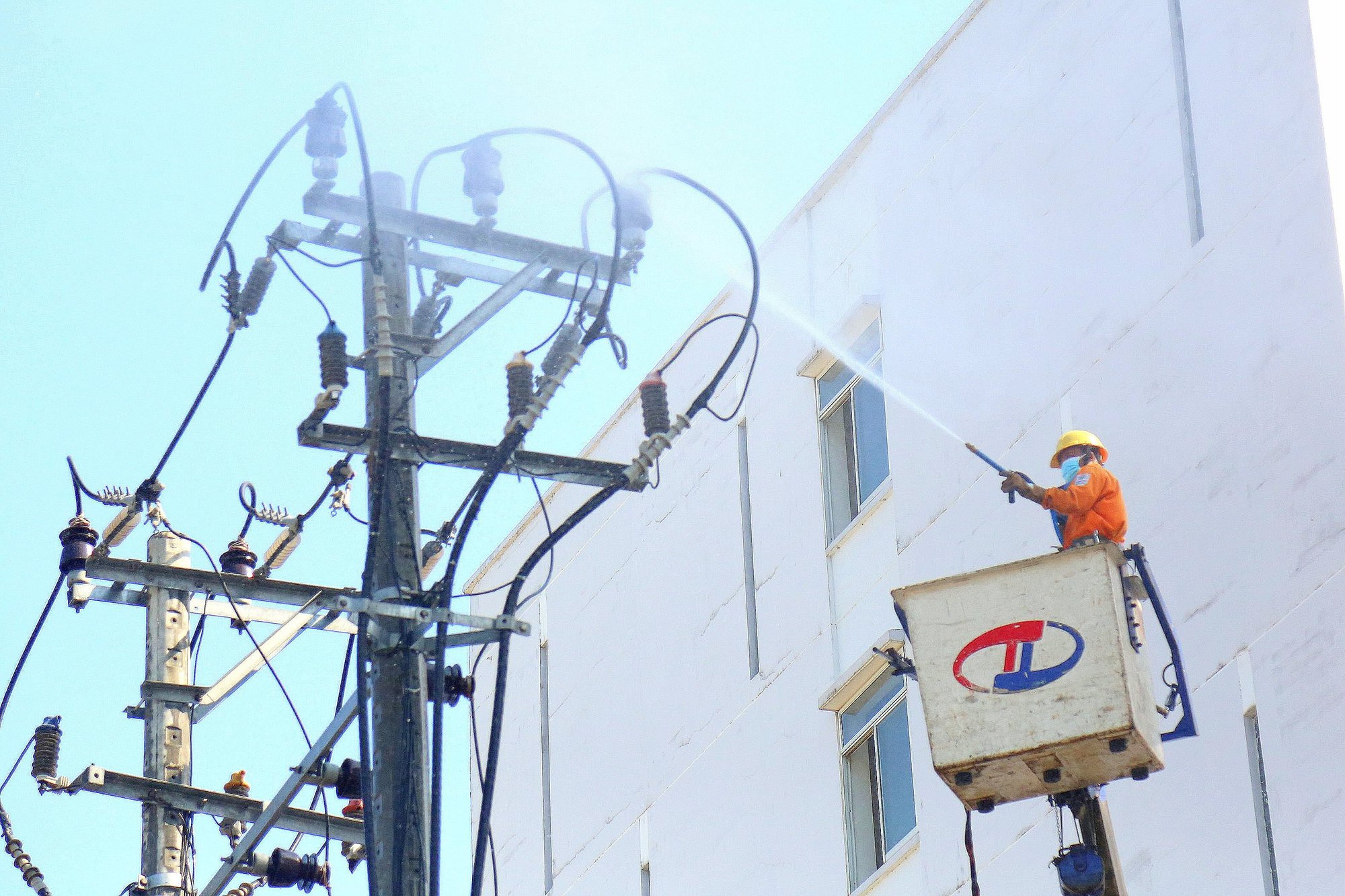 EVNCPC: Sẵn sàng các kịch bản cấp điện mùa khô 2023 - Ảnh 1.