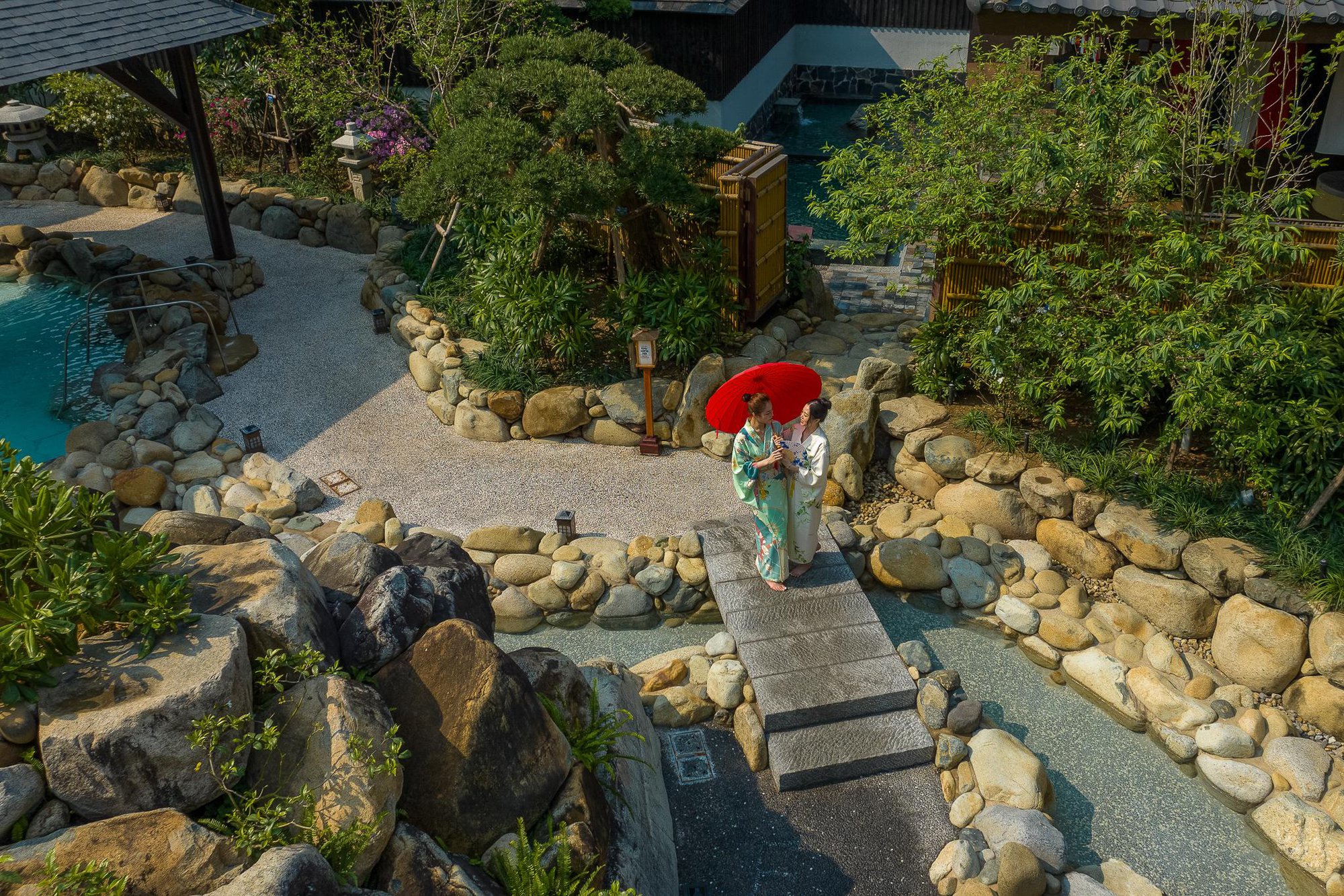 Tắm onsen, ngắm hoàng hôn – trải nghiệm “vàng” cho sức khỏe