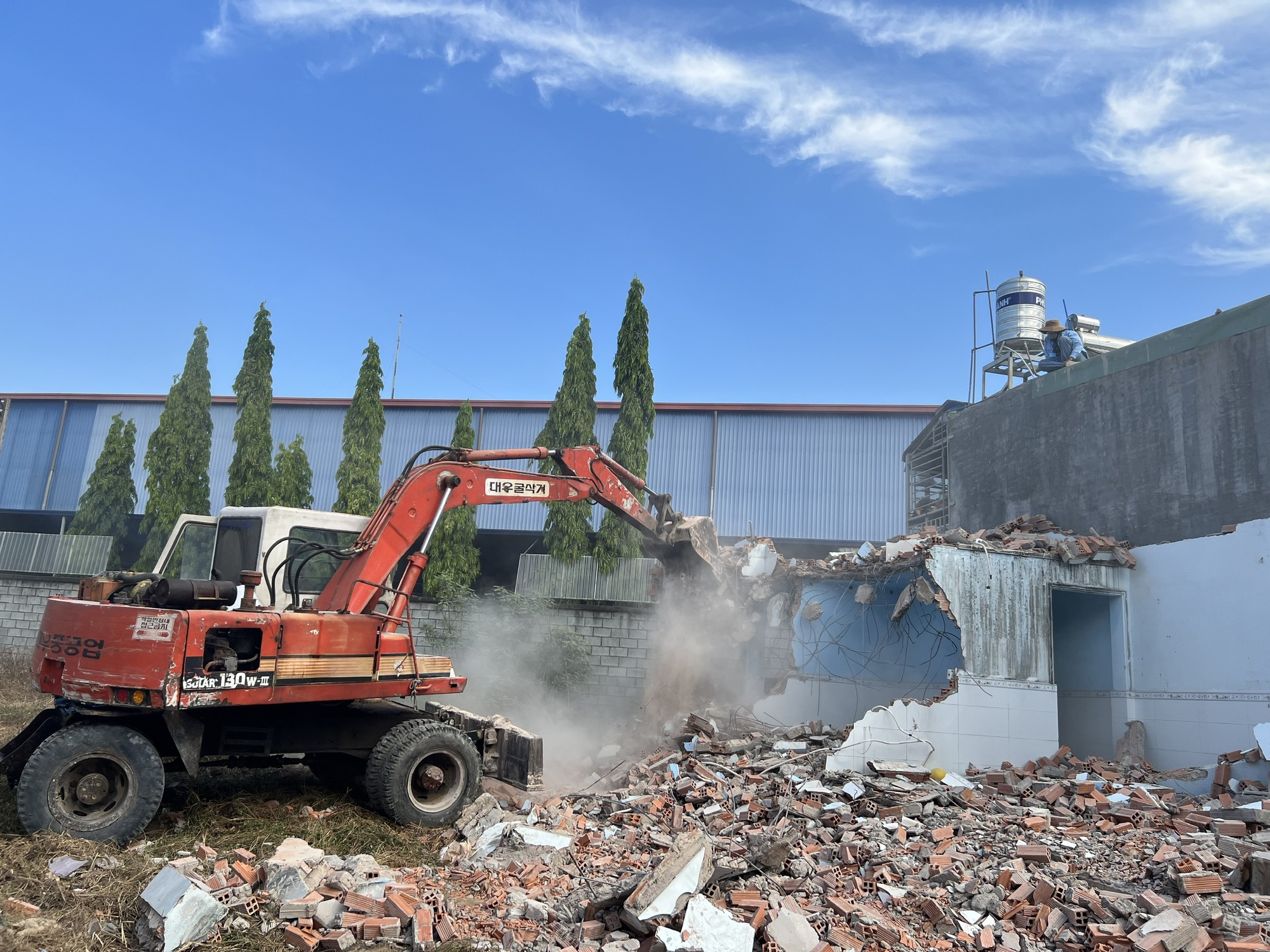 Bình Dương: Xử lý cán bộ vi phạm vì để xây dựng trái phép trên đất nông nghiệp