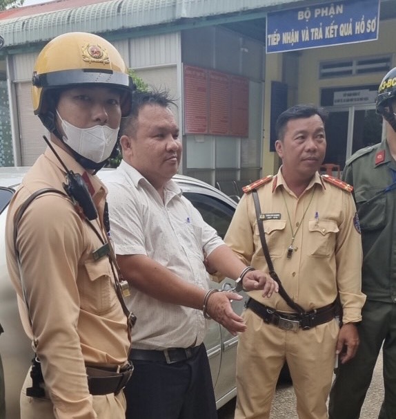 L&agrave;m giả chữ k&yacute; chủ tịch tỉnh để chiếm đoạt 10 tỉ đồng - Ảnh 1.