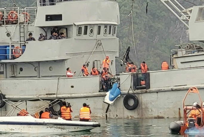Tạm dừng dịch vụ ngắm cảnh bằng trực thăng tr&ecirc;n cả nước sau vụ rơi m&aacute;y bay - Ảnh 1.