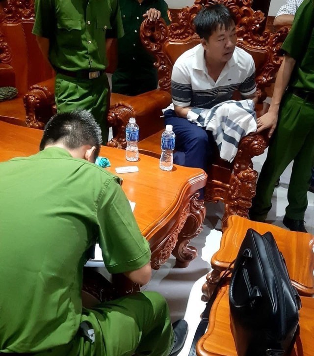 Bắt một kiểm soát viên trong vụ nhận hối lộ tại Cục QLTT Bình Thuận