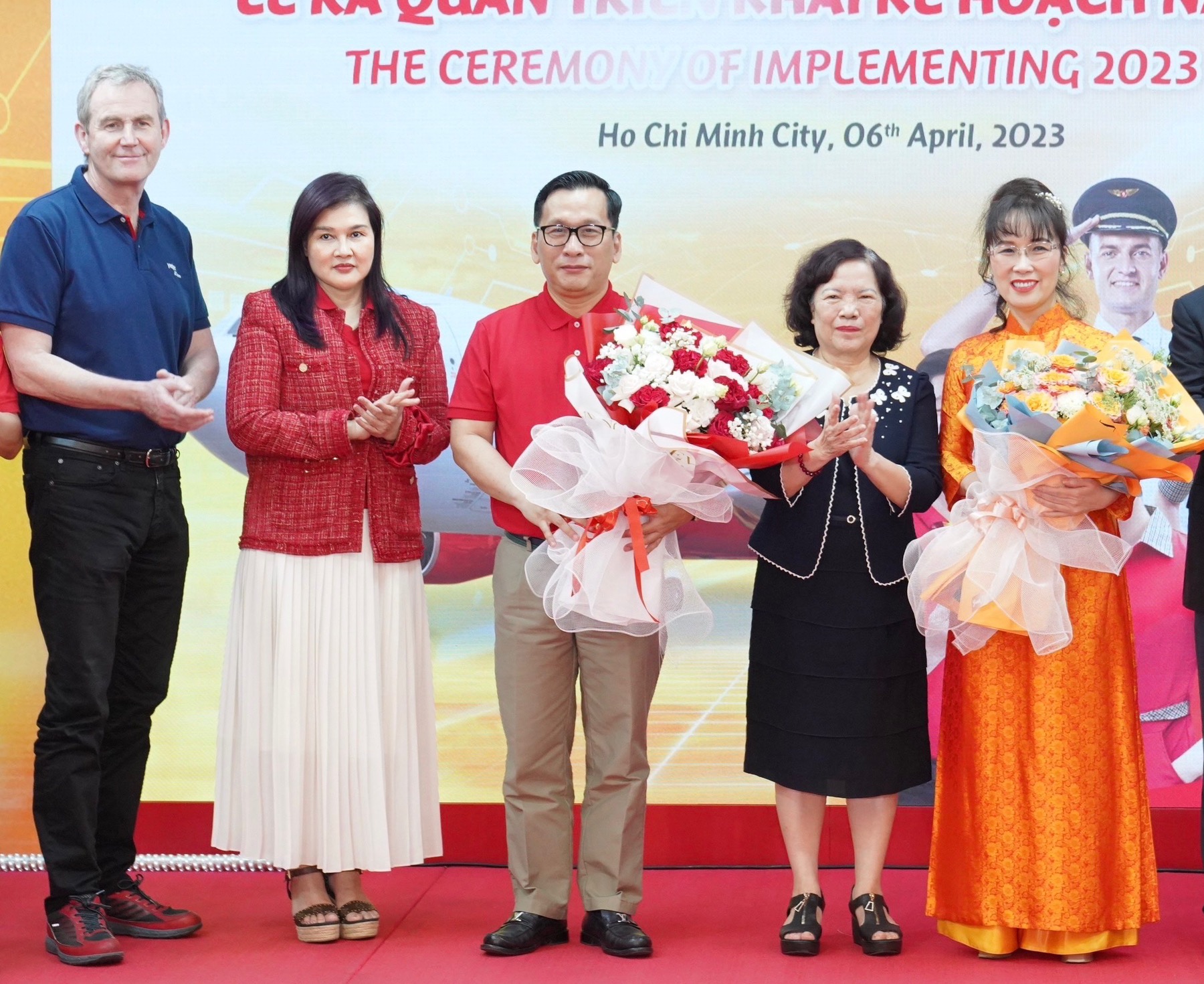 Tỉ ph&uacute; Nguyễn Thị Phương Thảo l&agrave;m Chủ tịch HĐQT Vietjet - Ảnh 1.