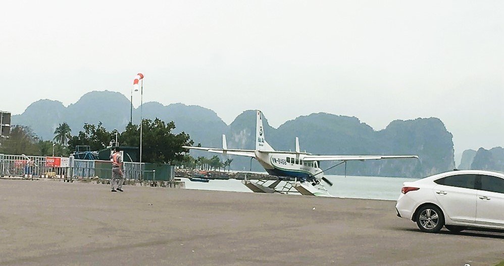 Sau vụ rơi trực thăng, bay thủy phi cơ ngắm vịnh Hạ Long hoạt động b&igrave;nh thường - Ảnh 2.