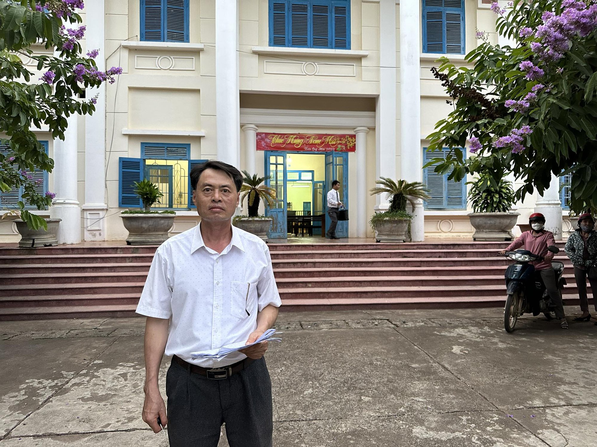 "Kỳ án" nguyên chủ tịch xã kêu oan: Bất ngờ tạm dừng phiên tòa