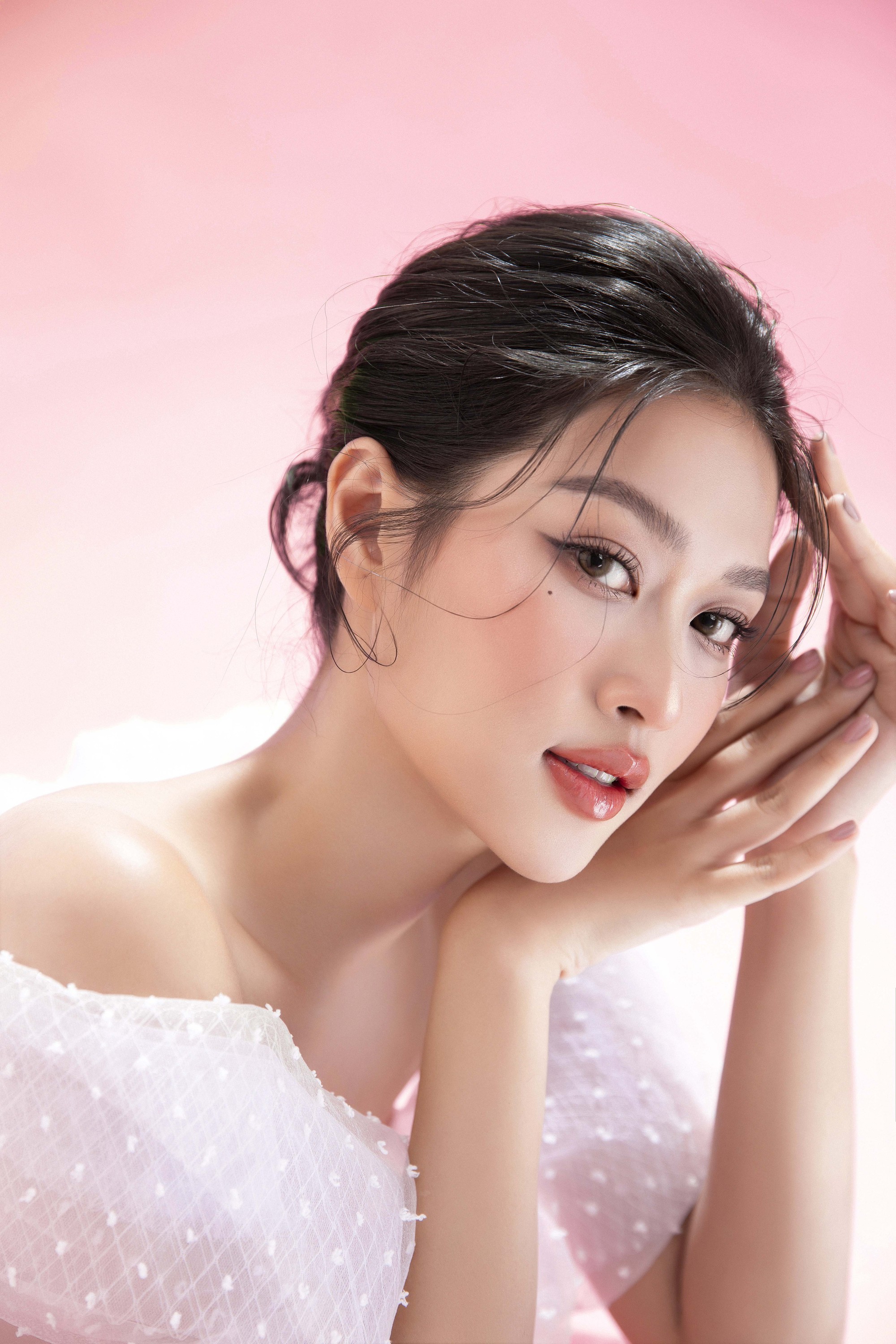 Hoa hậu Thi&ecirc;n &Acirc;n phản hồi về nhận x&eacute;t xấu - Ảnh 4.