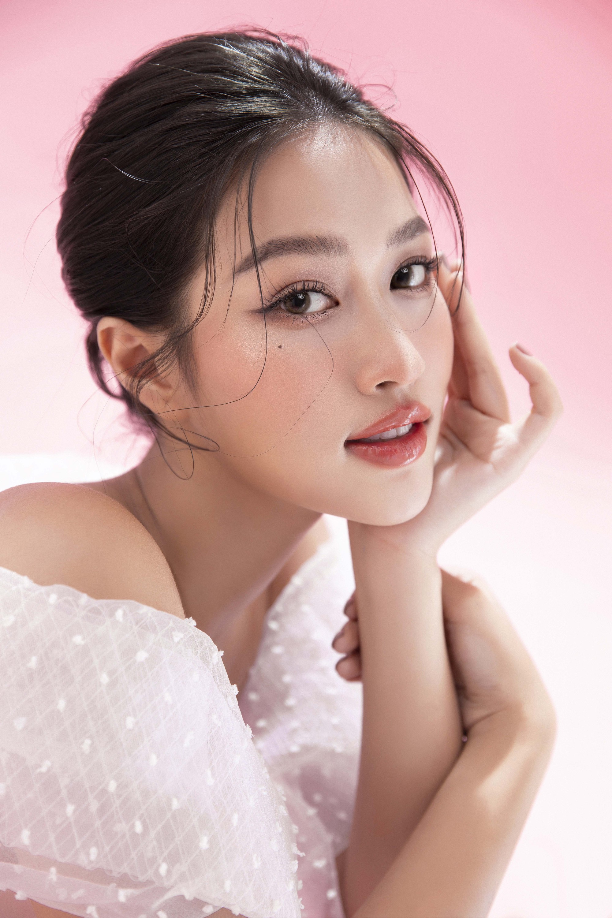 Hoa hậu Thi&ecirc;n &Acirc;n phản hồi về nhận x&eacute;t xấu - Ảnh 8.