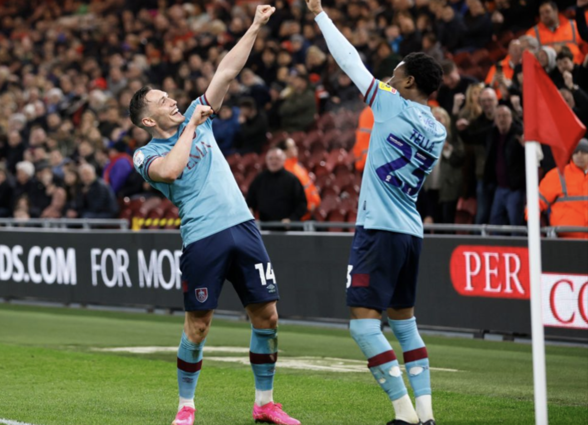 Những c&aacute;i nhất đưa đội Hạng nhất Burnley thăng hạng Ngoại hạng - Ảnh 4.