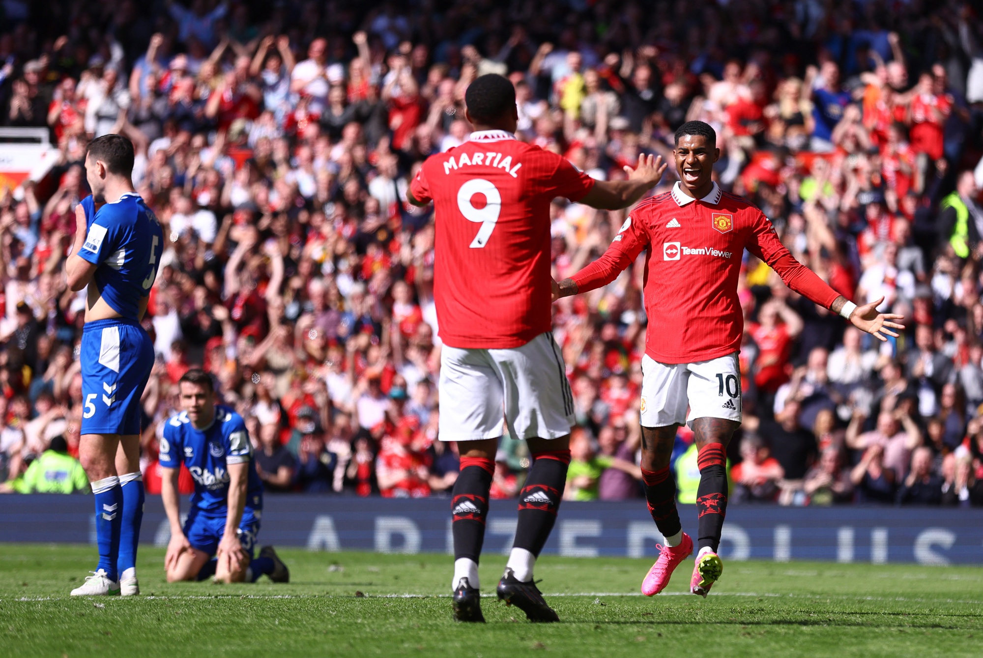 Người nhện Pickford trổ t&agrave;i, Everton vẫn thua trắng Man United - Ảnh 6.