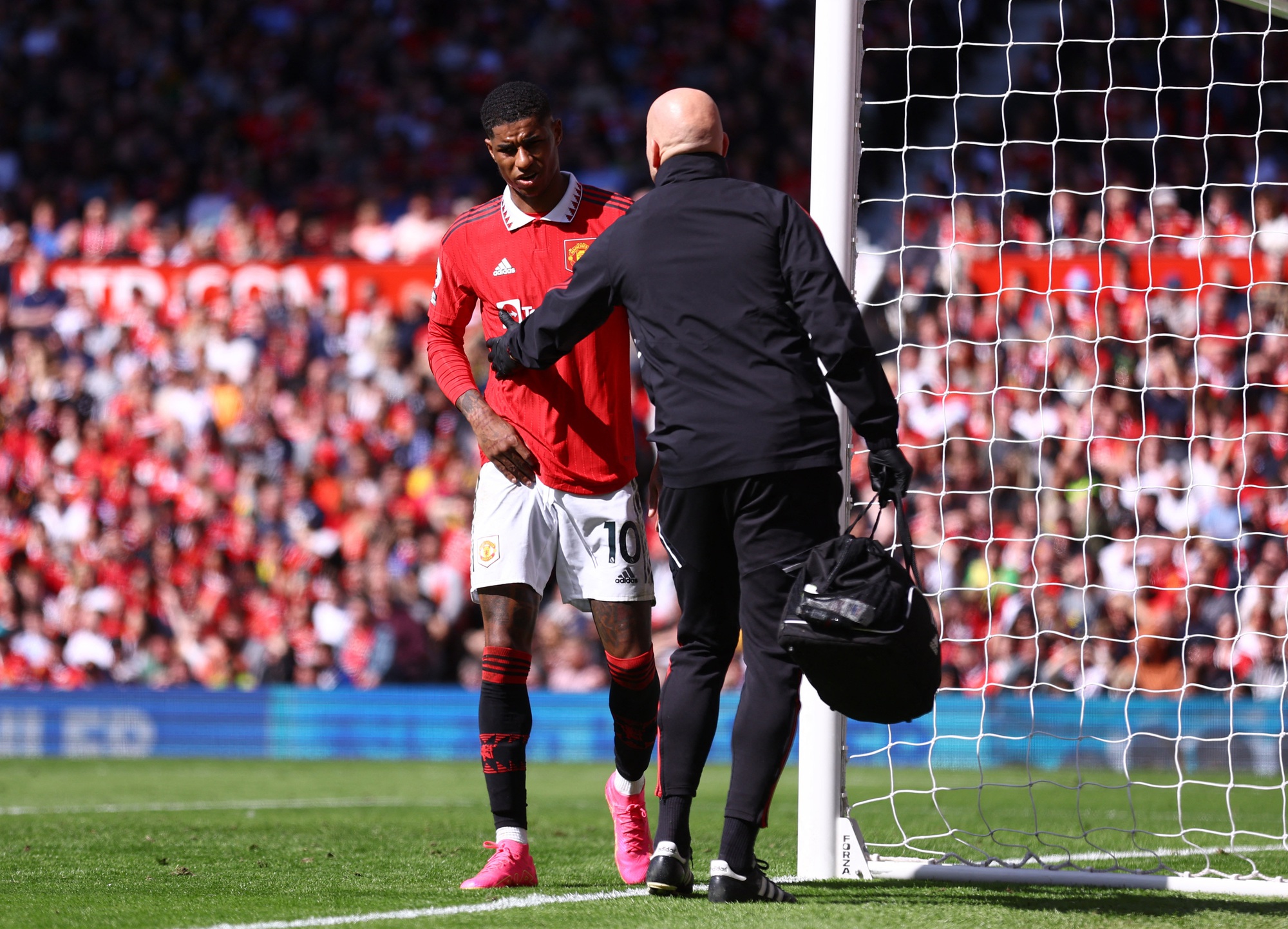 Người nhện Pickford trổ t&agrave;i, Everton vẫn thua trắng Man United - Ảnh 9.
