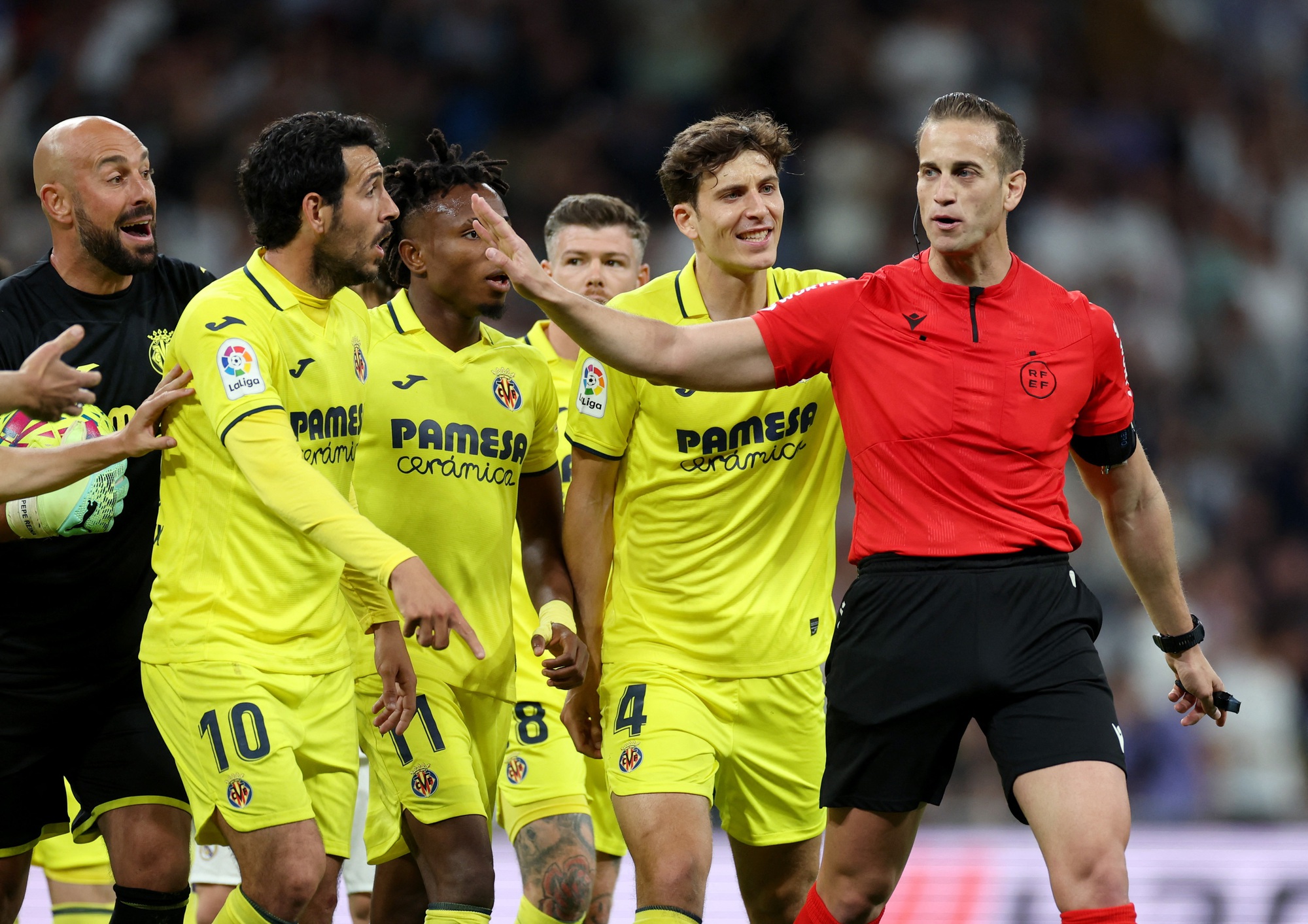 Thua ngược s&acirc;n nh&agrave; trước t&agrave;u ngầm v&agrave;ng, Real Madrid kh&oacute; giữ ng&ocirc;i La Liga - Ảnh 4.