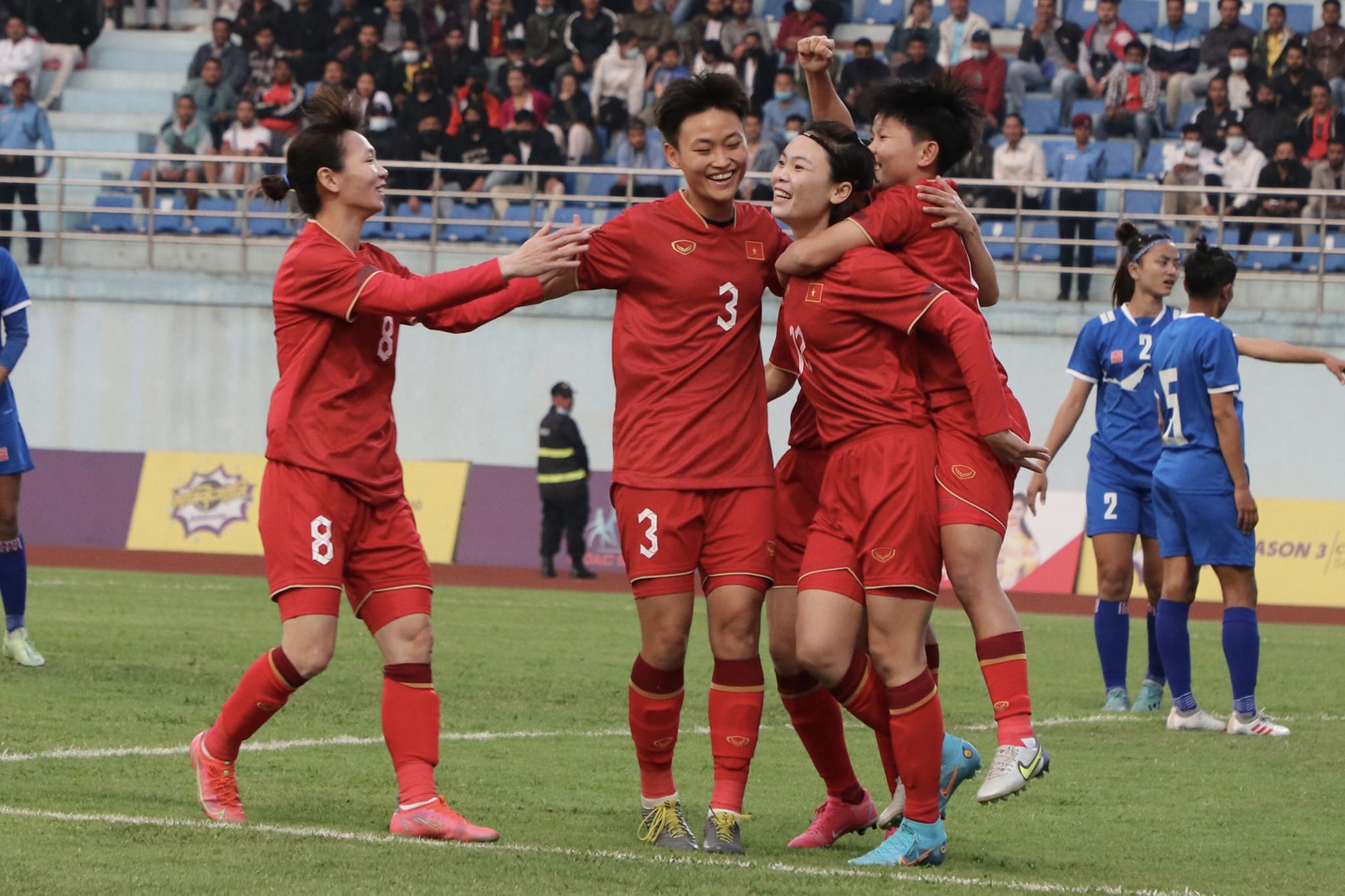 Huỳnh Như v&agrave; đồng đội gi&agrave;nh quyền v&agrave;o v&ograve;ng loại 2 b&oacute;ng đ&aacute; nữ Olympic 2024 - Ảnh 3.