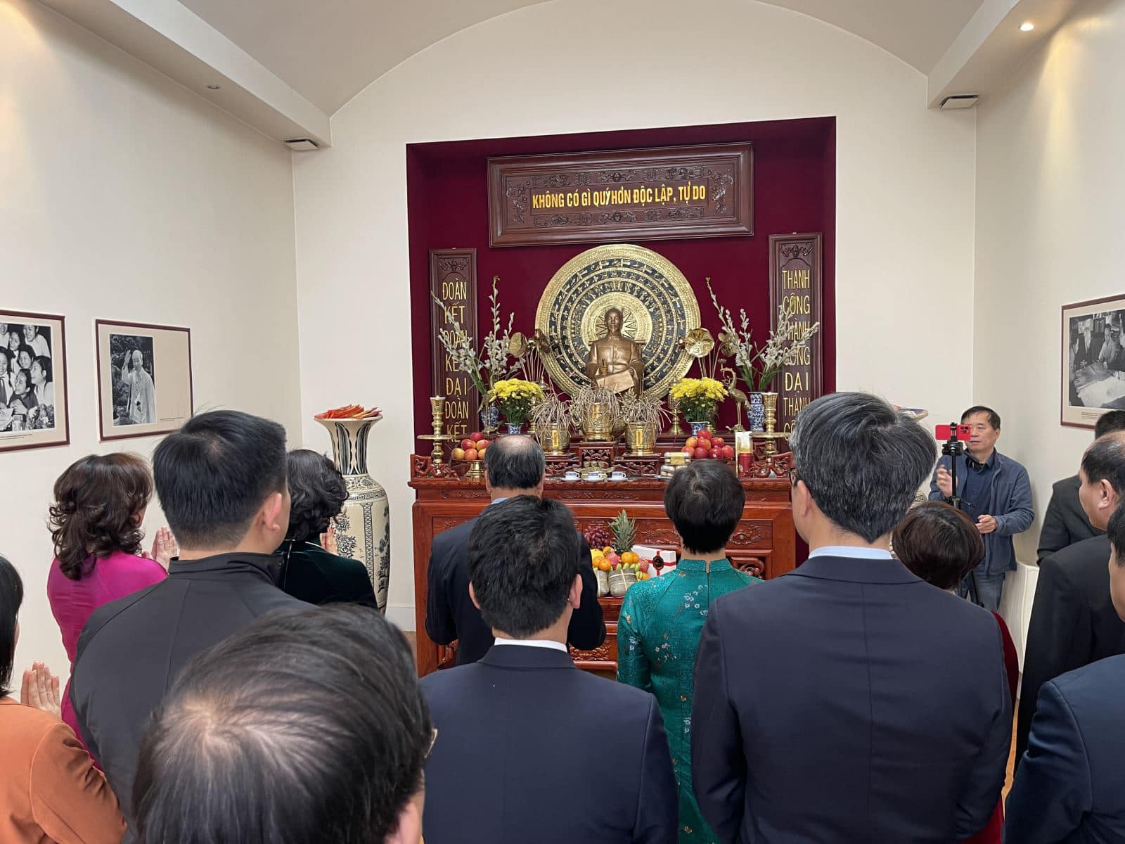 Giỗ tổ H&ugrave;ng Vương, kỷ niệm ng&agrave;y 30-4 ở nước ngo&agrave;i - Ảnh 6.