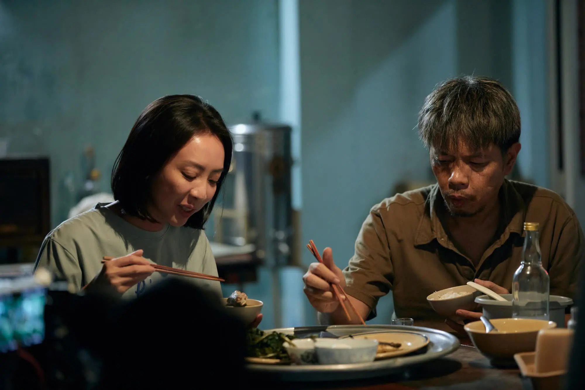 &ldquo;Lật mặt 6&rdquo; của L&yacute; Hải vượt &ldquo;Con Nh&oacute;t m&oacute;t chồng&rdquo;, tiến s&aacute;t 100 tỉ đồng - Ảnh 6.