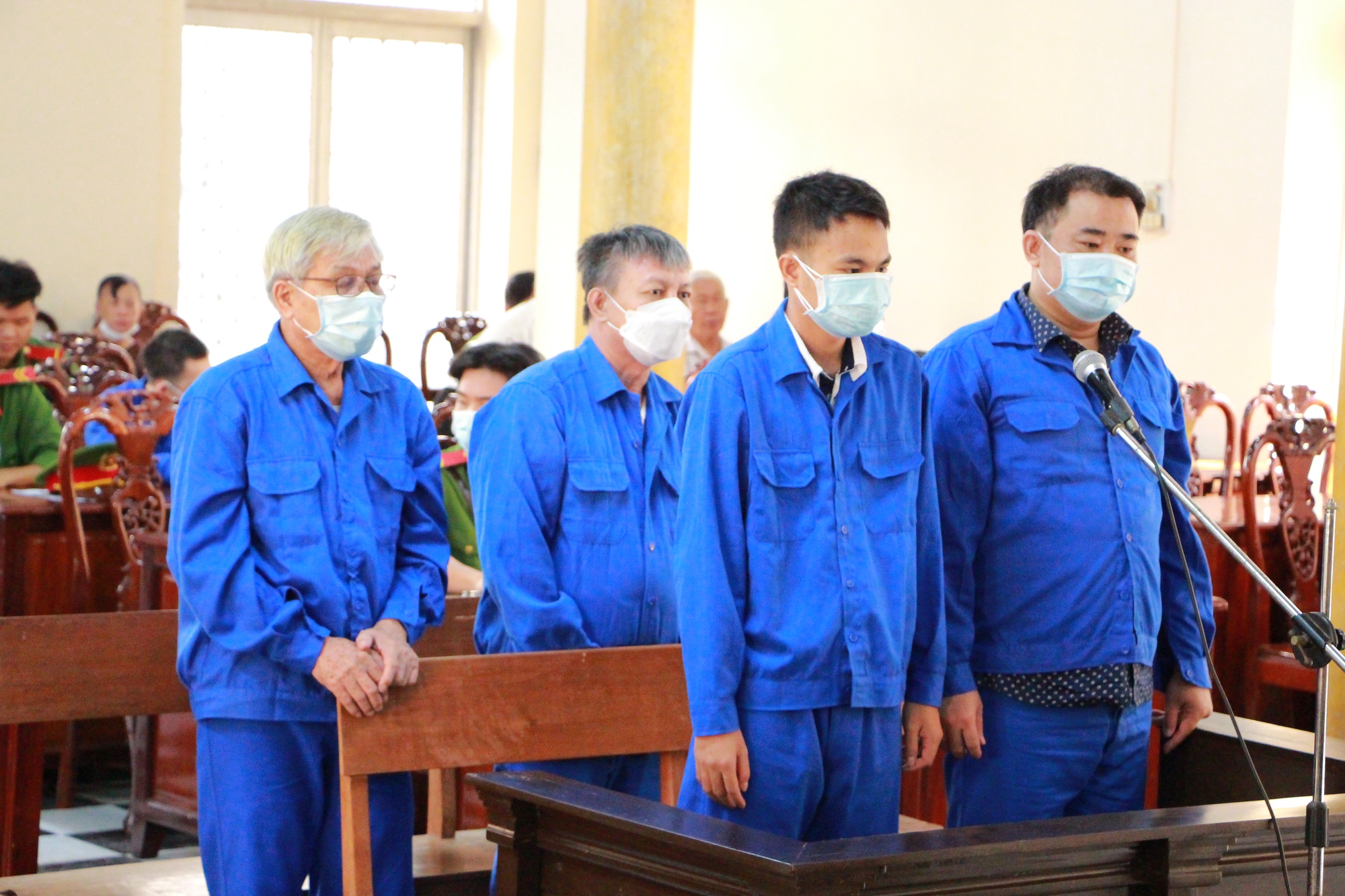 Tuyên án vụ "chi 20 tỉ đồng điều chuyển ông Đinh Văn Nơi"