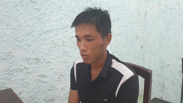 Bắt khẩn cấp nam thanh niên dùng dao uy hiếp phụ nữ đi đường cướp tài sản