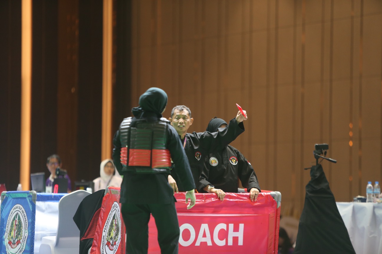 Tuyển Pencak Silat Việt Nam giành vàng sau cú bẻ tay, HLV Indonesia nổi đóa - Ảnh 6.