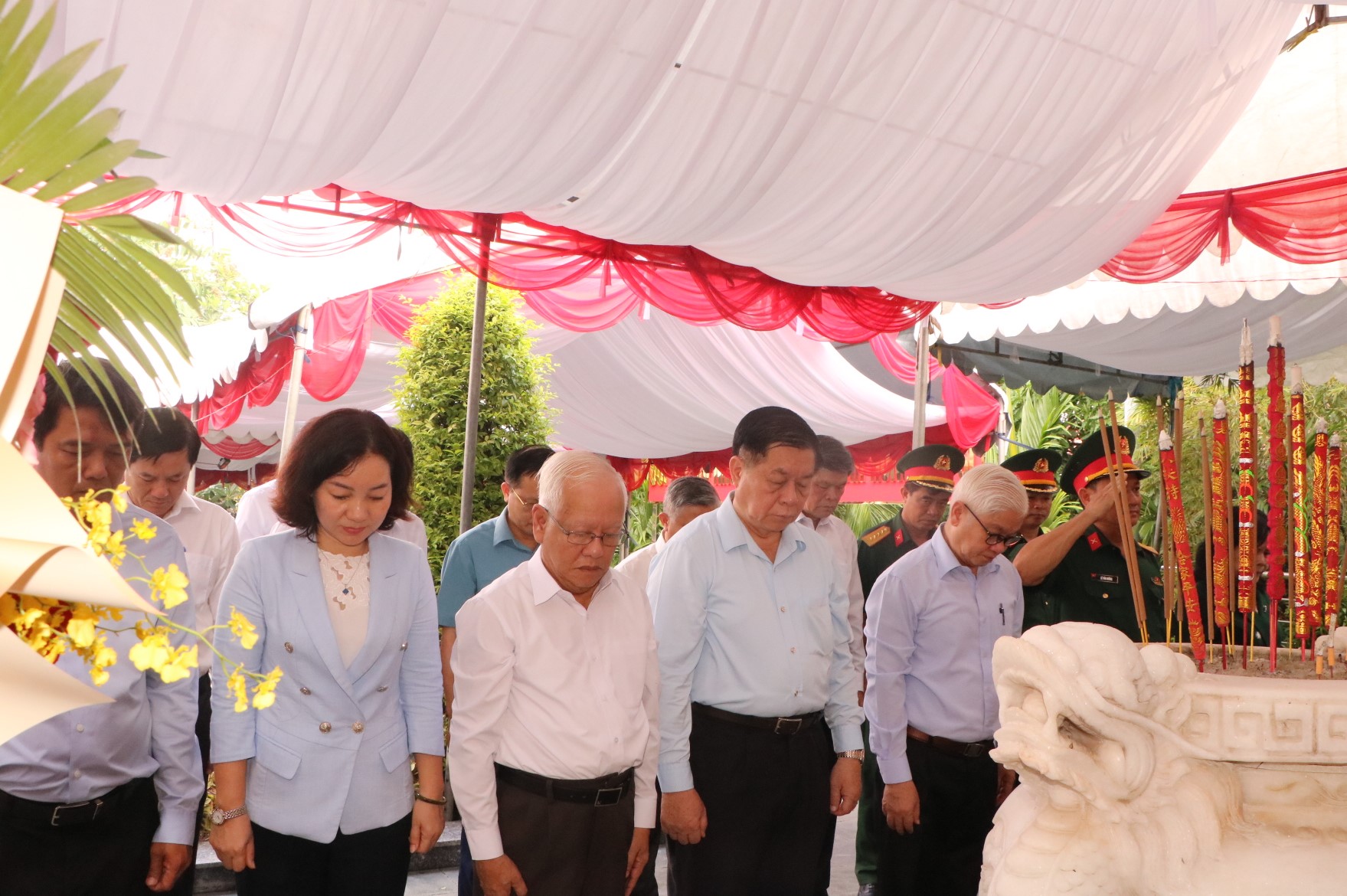 Nhiều hoạt động của Trưởng Ban Tuy&ecirc;n gi&aacute;o Trung ương tại B&igrave;nh Dương - Ảnh 1.