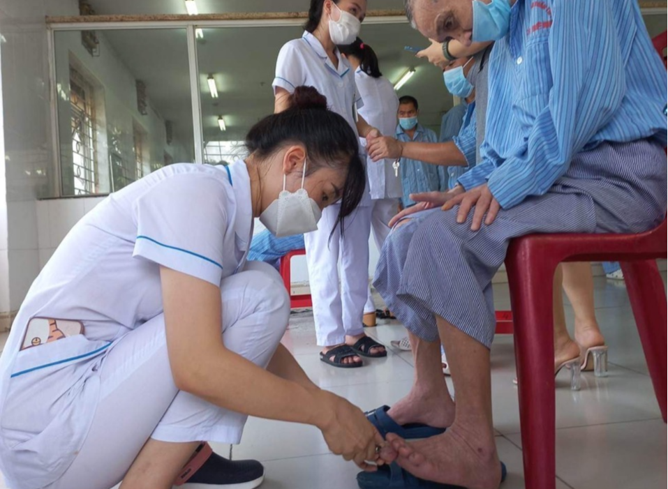 Nhiều bệnh viện thiếu điều dưỡng