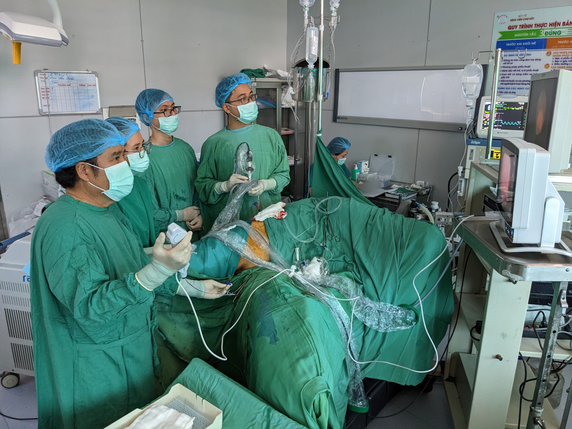Giải quyết nỗi khổ mang suốt 15 năm của 1 người phụ nữ  - Ảnh 1.