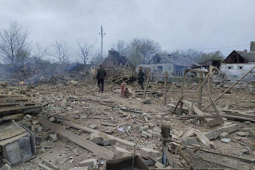 Mỹ l&agrave;m chuyện chưa từng c&oacute;: Chuyển tiền tịch thu từ t&agrave;i phiệt Nga cho Ukraine - Ảnh 2.