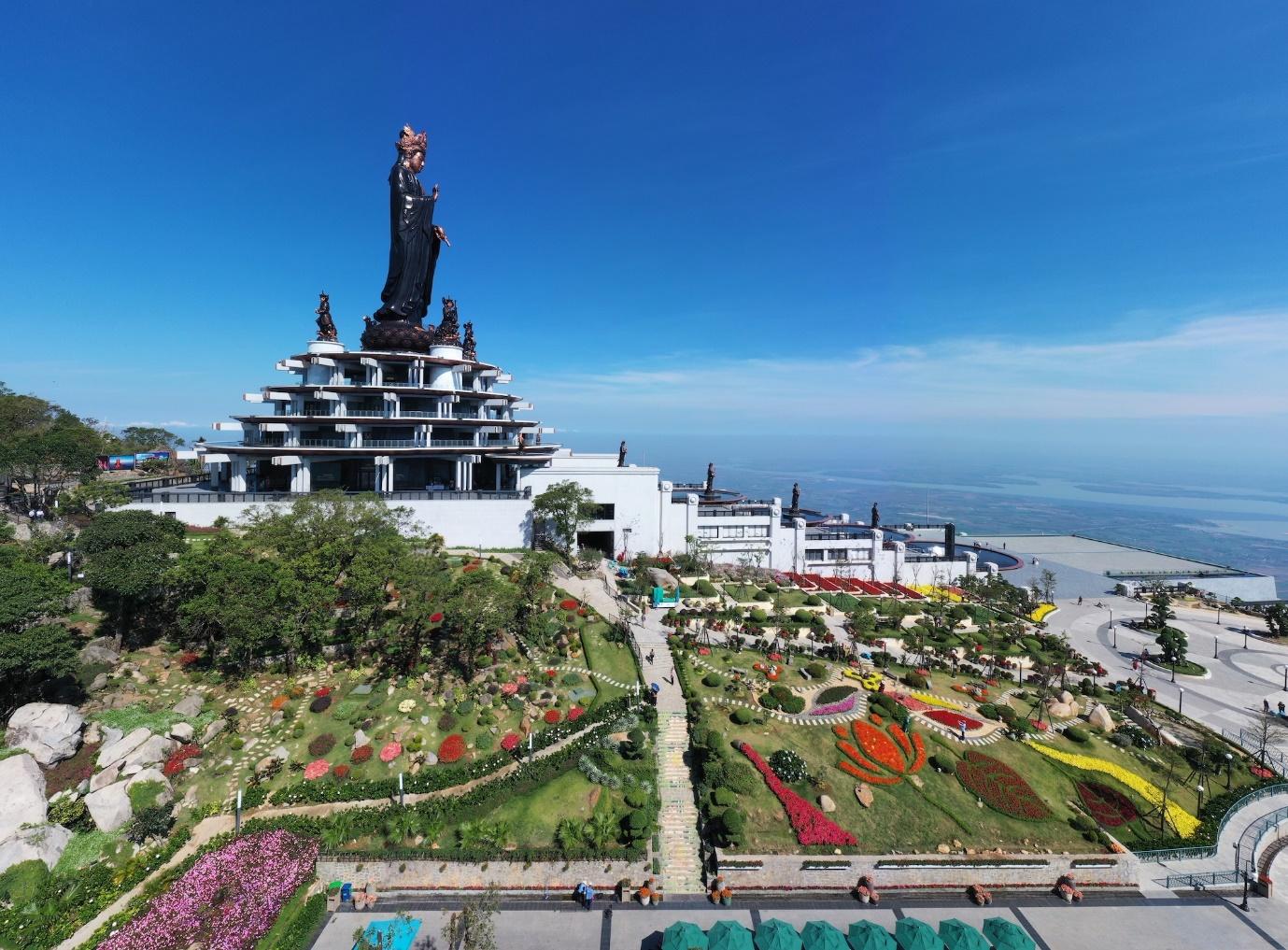Những điều ít biết về núi Bà Đen Tây Ninh - Ảnh 1.