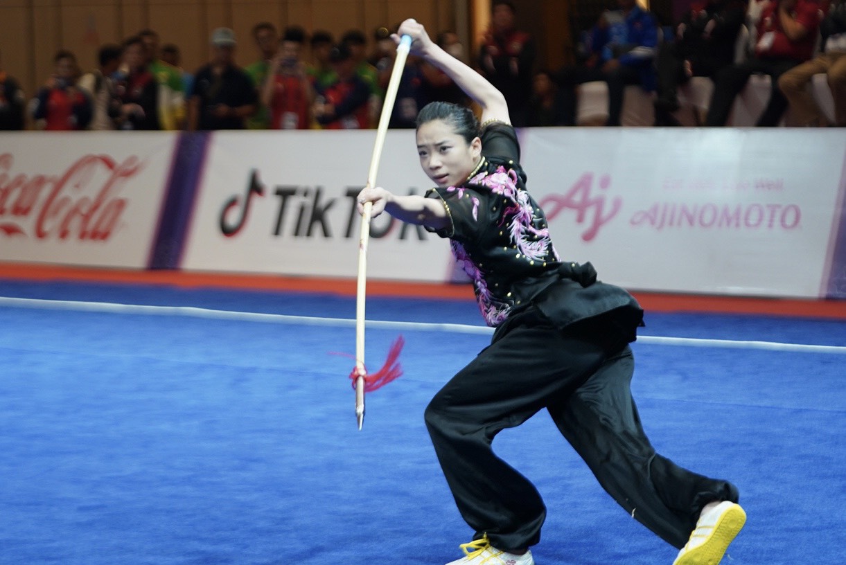 Người đẹp wushu Dương Th&uacute;y Vi mừng sinh nhật bằng HCV SEA Games - Ảnh 2.