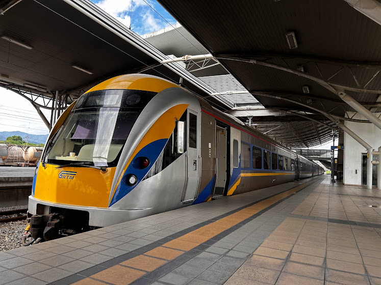 Ngồi tàu hỏa thăm Malaysia - Ảnh 2.