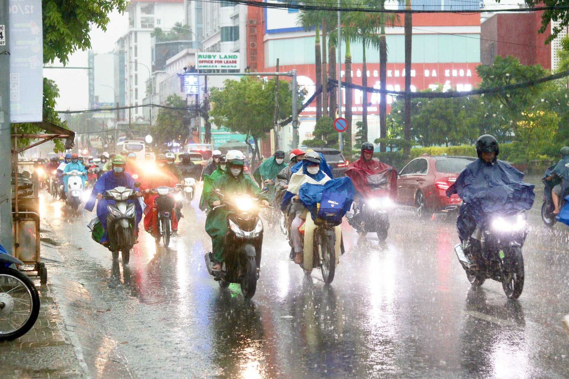 Thời tiết Nam Bộ ng&agrave;y 29-5: mưa từ trưa chiều đến tối; c&oacute; nơi mưa to đến rất to - Ảnh 2.