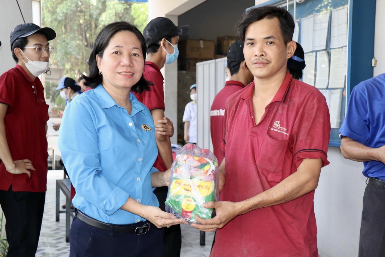 Kh&aacute;m sức khỏe miễn ph&iacute;, hỗ trợ đo&agrave;n vi&ecirc;n - lao động kh&oacute; khăn - Ảnh 3.
