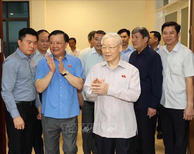 Những hình ảnh Tổng Bí thư Nguyễn Phú Trọng tiếp xúc cử tri - Ảnh 1.
