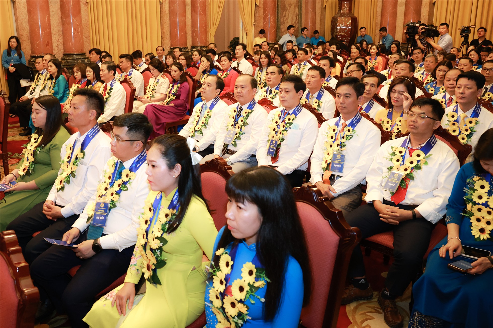 Chủ tịch nước V&otilde; Văn Thưởng gặp mặt 133 điển h&igrave;nh ti&ecirc;n tiến học tập v&agrave; l&agrave;m theo B&aacute;c - Ảnh 4.