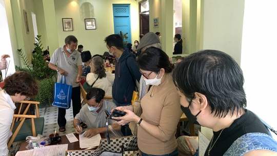 Manulife l&ecirc;n tiếng: Kh&ocirc;ng phải ai mua bảo hiểm qua SCB cũng được ho&agrave;n tiền 100%  - Ảnh 1.