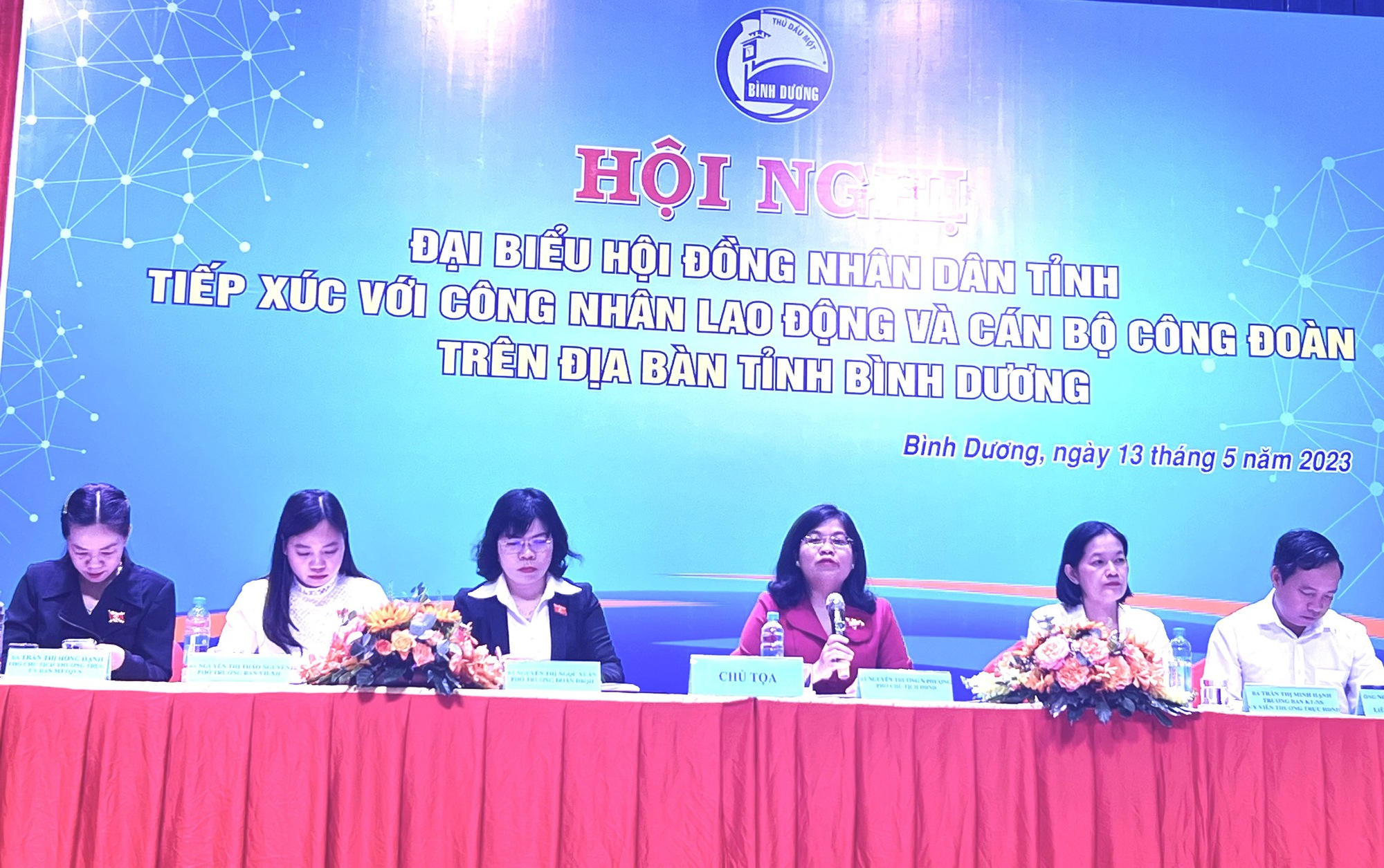 C&ocirc;ng nh&acirc;n kiến nghị nhiều vấn đề n&oacute;ng khi đối thoại với đại biểu HĐND - Ảnh 1.