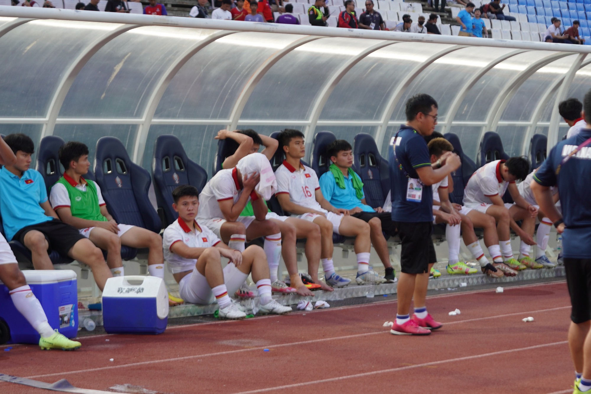 HLV Troussier nói gì sau thất bại của U22 Việt Nam? - Ảnh 7.