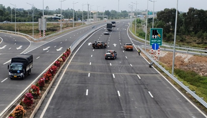 Nâng tốc độ đường cao tốc Trung Lương - Mỹ Thuận lên 90km/h là rất nguy hiểm?