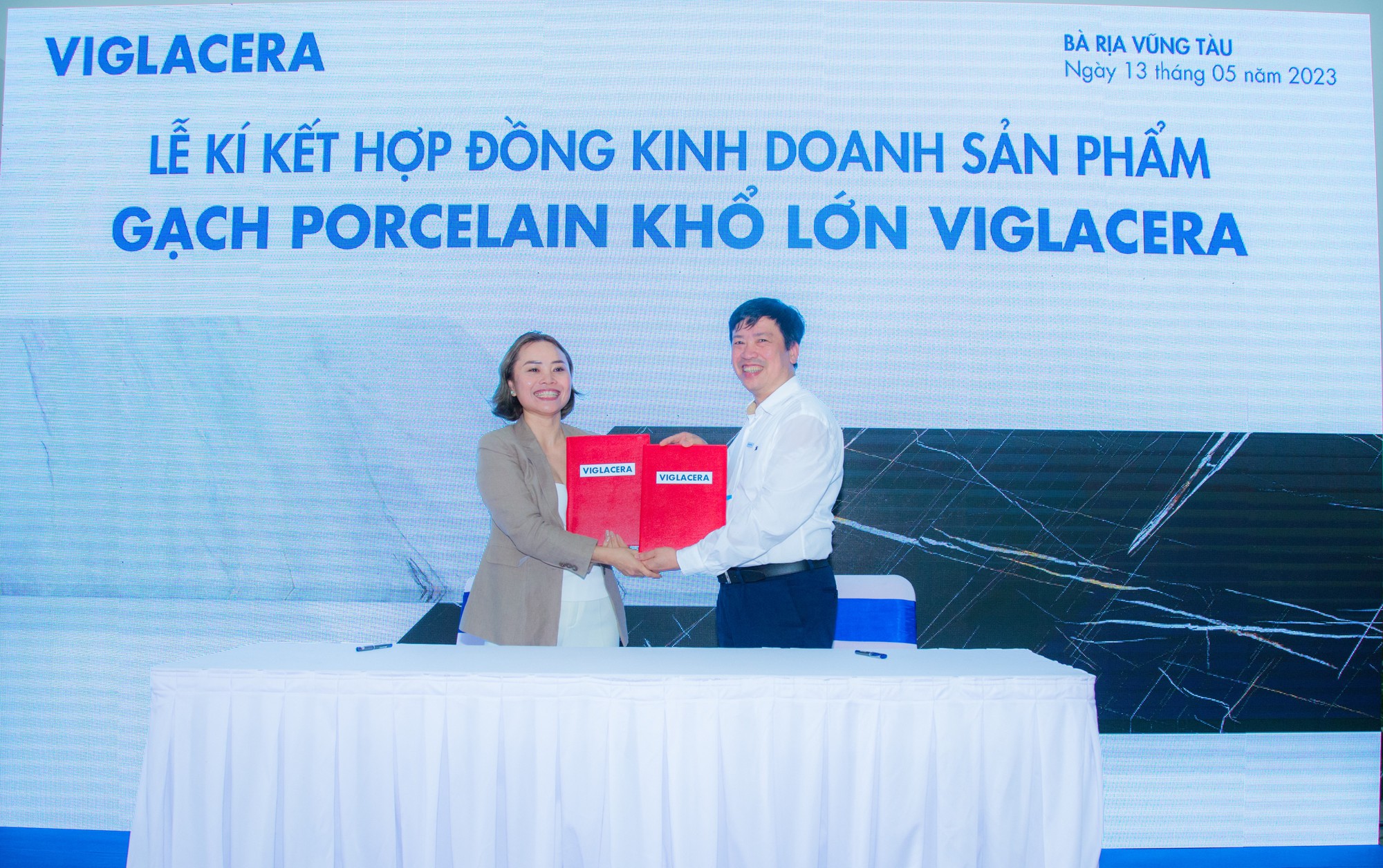 Viglacera mở bán gạch porcelain cao cấp khổ lớn - Ảnh 1. Viglacera mở bán gạch porcelain cao cấp khổ lớn - Ảnh 1.