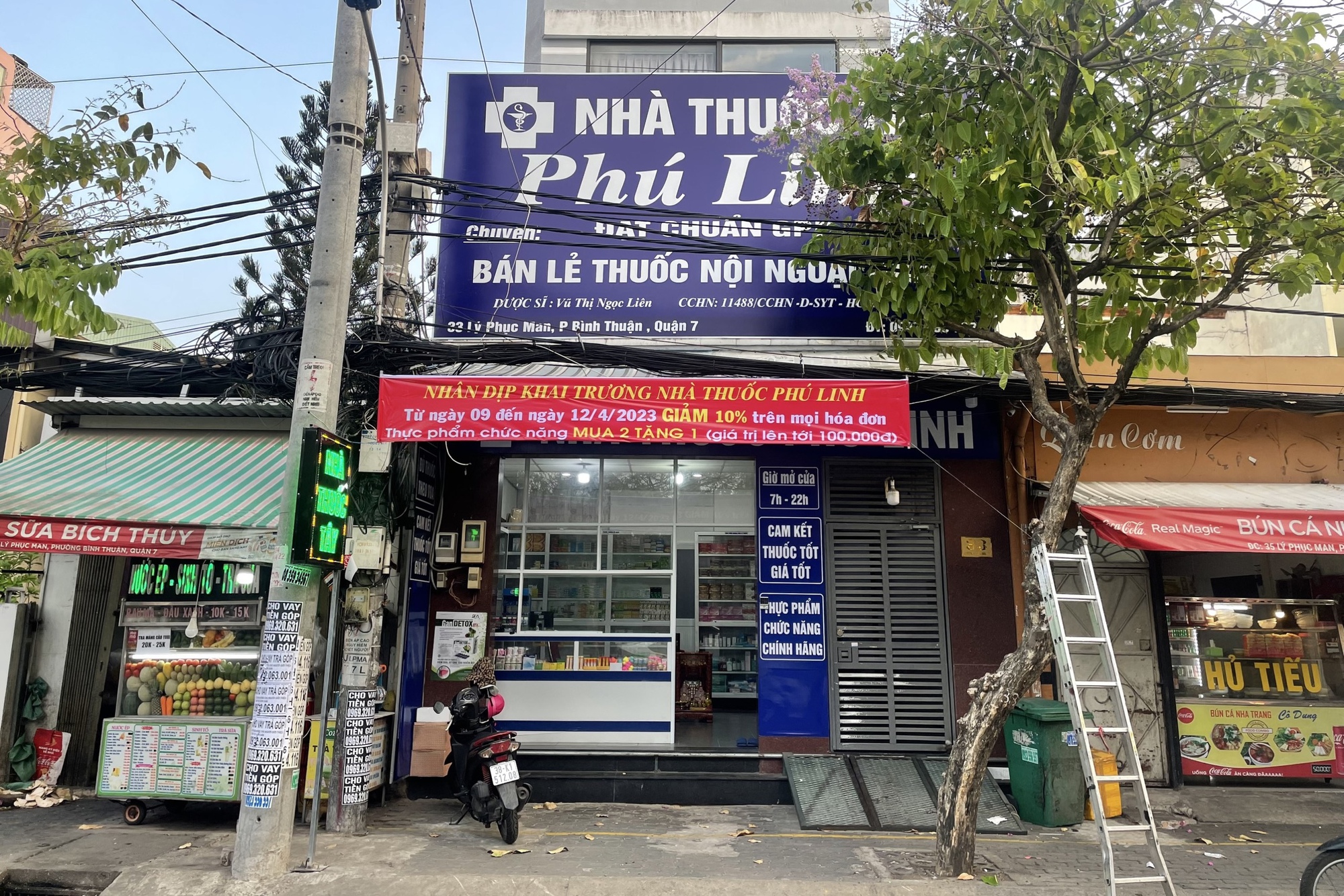 CLIP: Nữ dược sĩ ở TP HCM bị lừa v&igrave; qu&aacute; thương người - Ảnh 2.