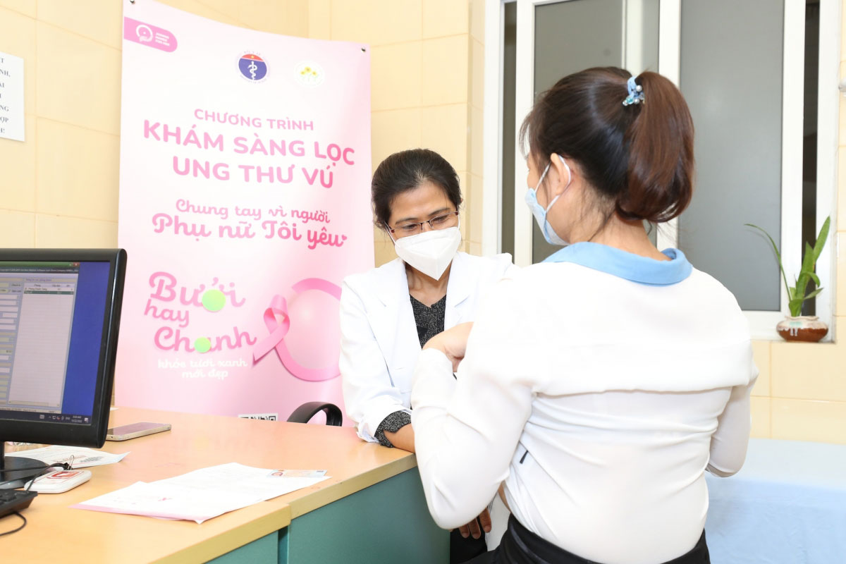 Phụ nữ được khám định kỳ 2 loại ung thư nguy hiểm