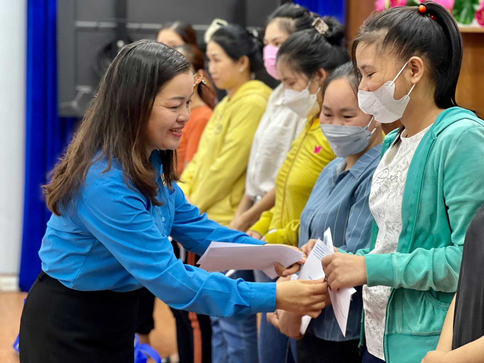 Chăm lo, hỗ trợ đoàn viên - lao động khó khăn