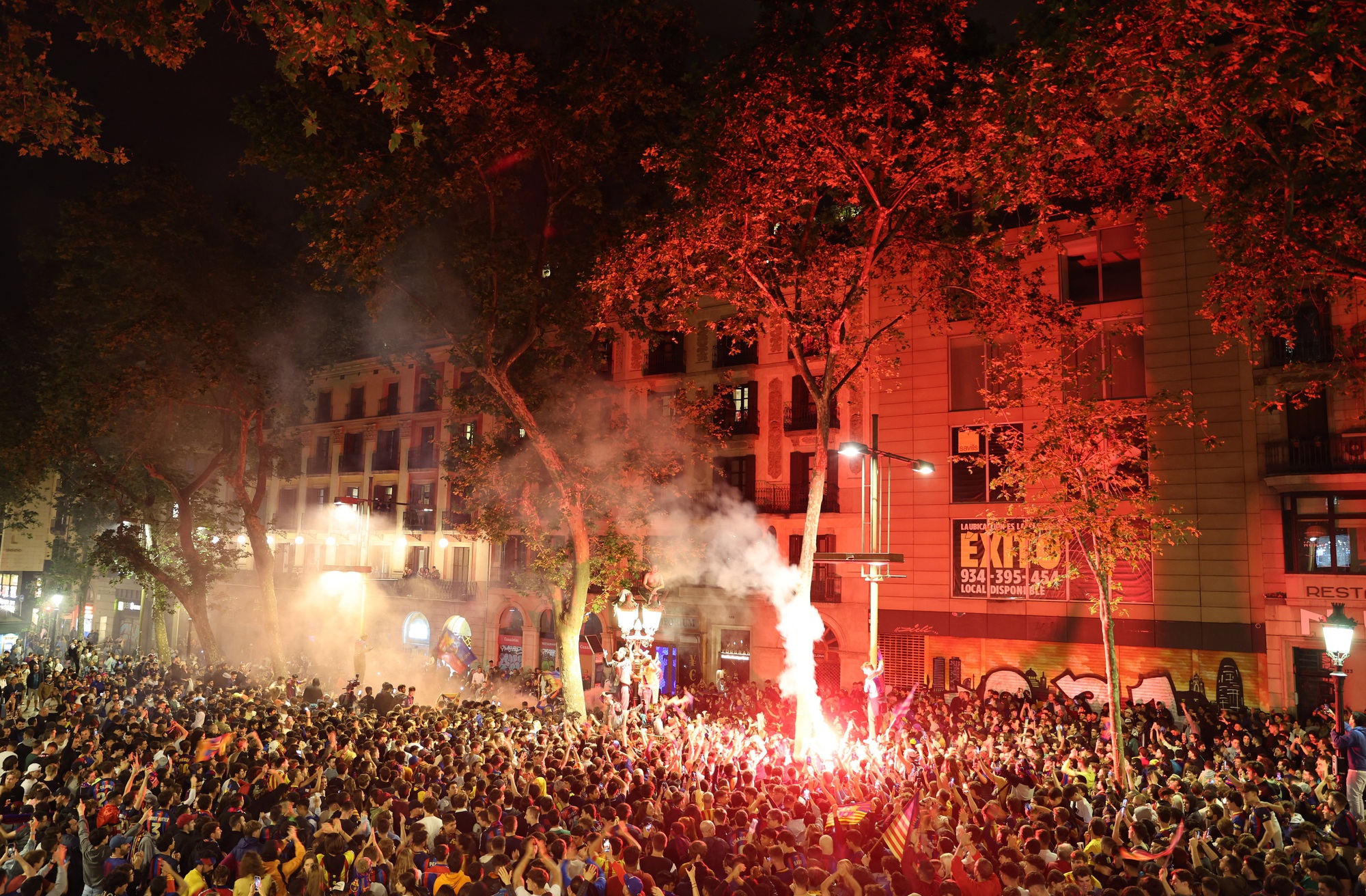 Thắng đậm chủ nh&agrave; Espanyol, Barcelona l&ecirc;n ng&ocirc;i v&ocirc; địch La Liga sớm - Ảnh 12.