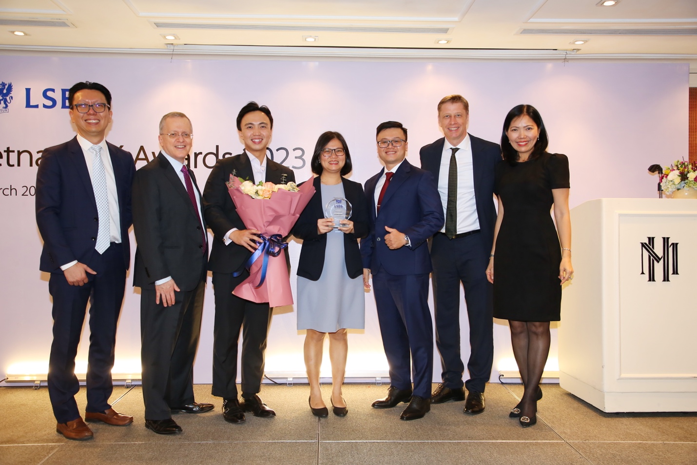 Thành viên Sở Giao dịch chứng khoán London vinh danh Eximbank - Ảnh 1.